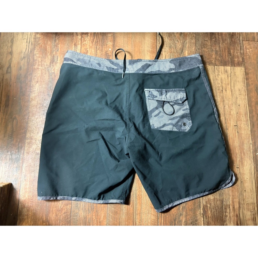 Oakley Men 38 Board Shorts Swim Surf Black